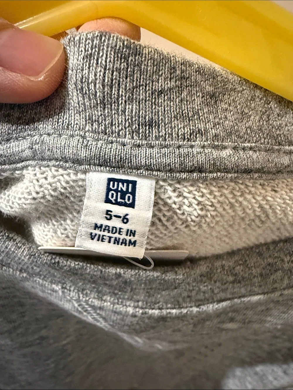 NWT Uniqlo KIDS Ultra Stretch Sweatshirt 5-6t